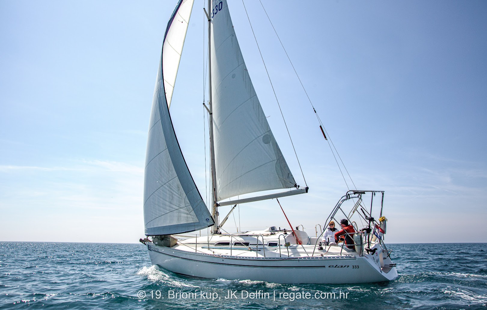 Elan 333 yacht sailing on the open sea, used for advanced sailing courses in Croatia.